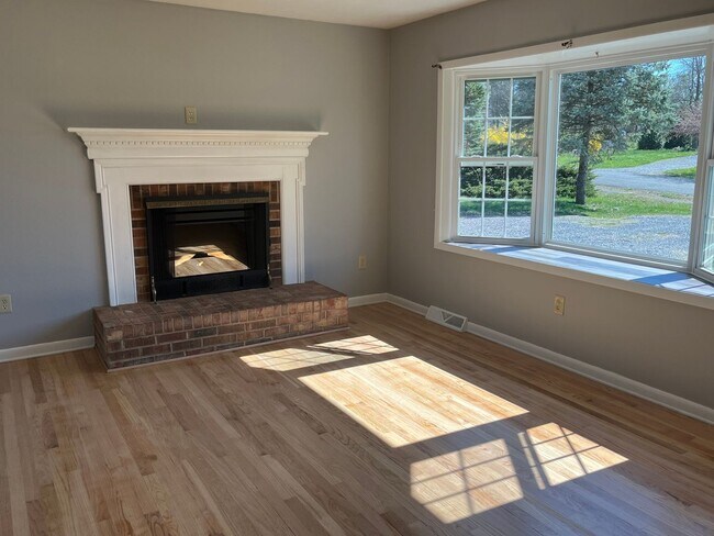 Building Photo - Home for rent in Weyers Cave