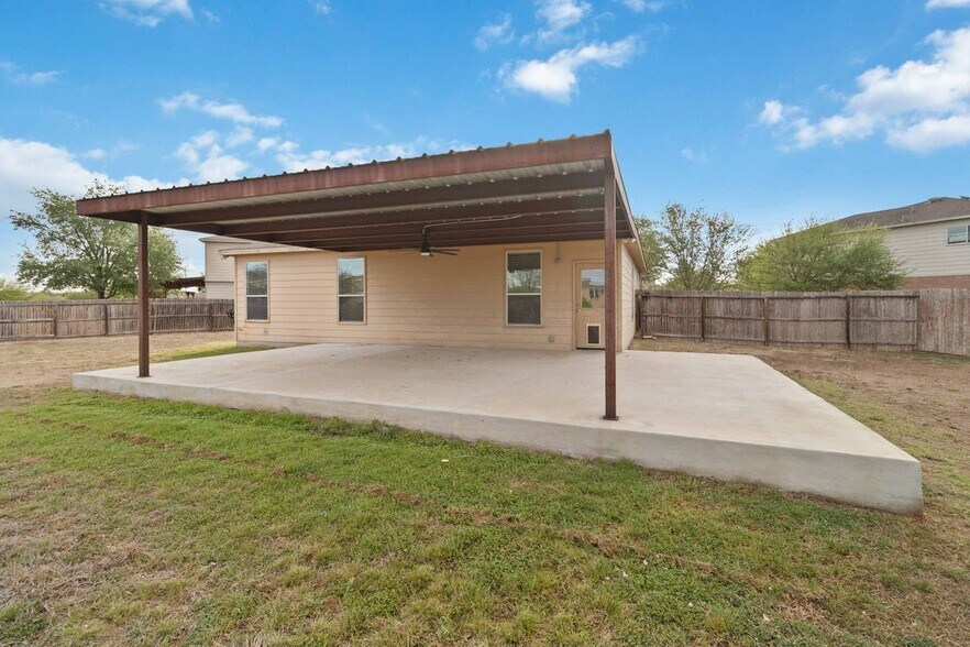 Building Photo - 3637 Double Diamond