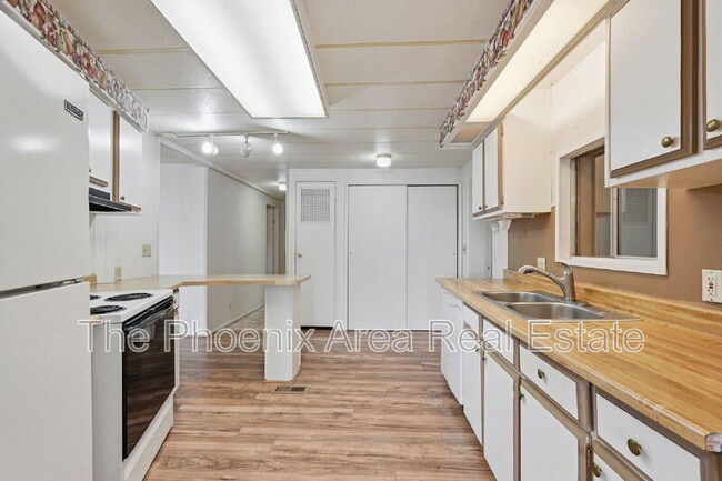 Building Photo - 2431 N Higley Rd