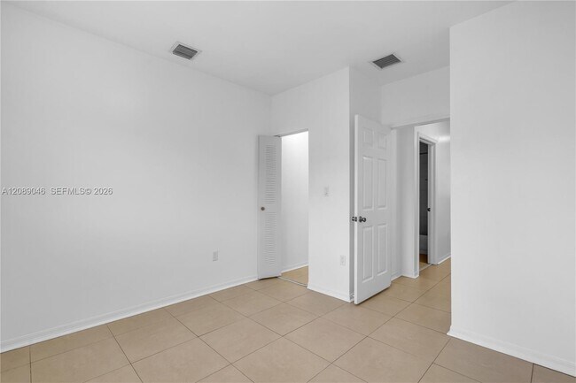 Building Photo - 928 SW 3rd St