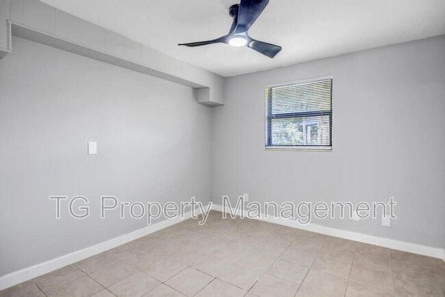 Building Photo - 6855 Hafford Ln