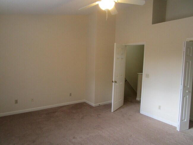 Building Photo - 645 Archdale Dr