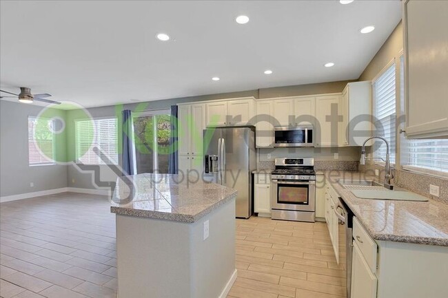 Building Photo - 461 Anjou Cir