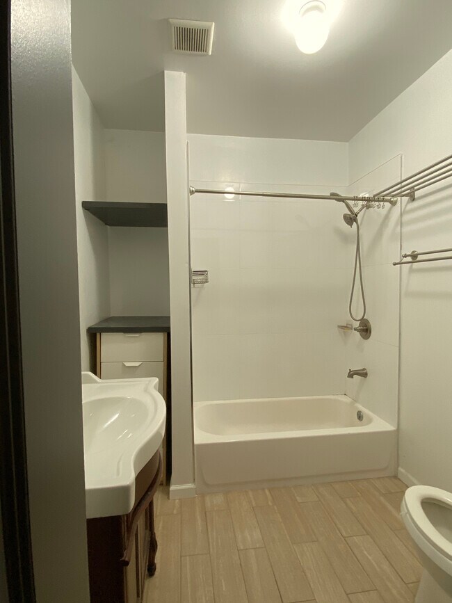Master Bathroom - 808 N Union St
