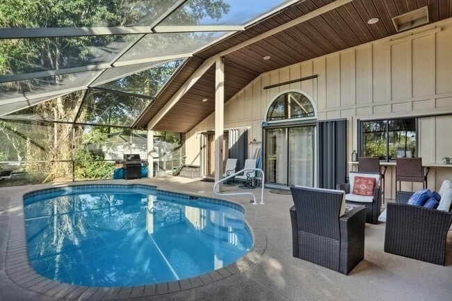 Building Photo - 522 SW Timber Trail