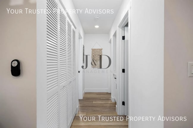 Building Photo - 6750 N Elman St