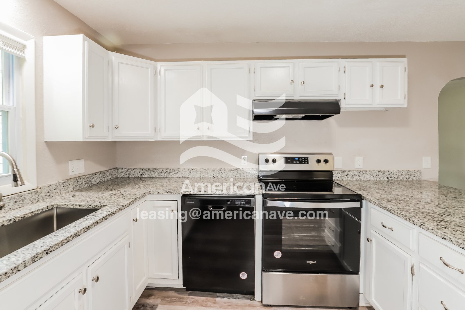 Building Photo - 1908 S Broadway St