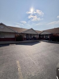 Building Photo - 1819 Gracewoods Dr
