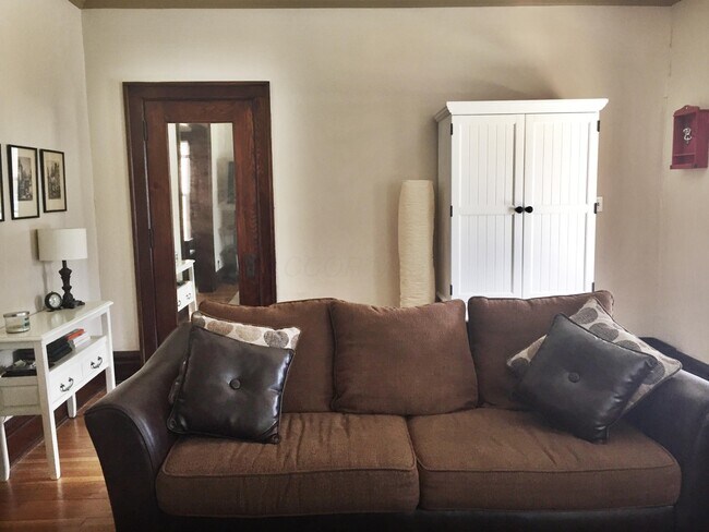 Building Photo - 1704 Oak St