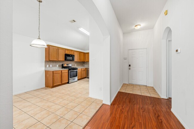 Building Photo - 4908 Summer Rain Dr