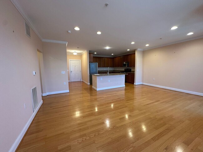 Building Photo - 1501 Glenwood Station Ln
