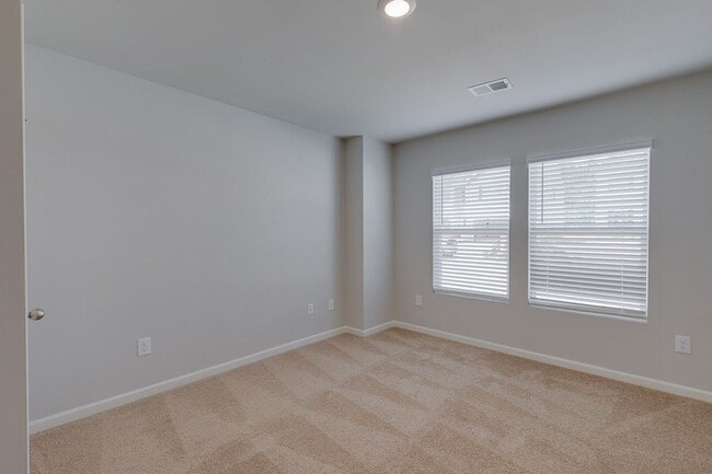 Building Photo - Beautiful Rental Home in Fountain Inn Feat...