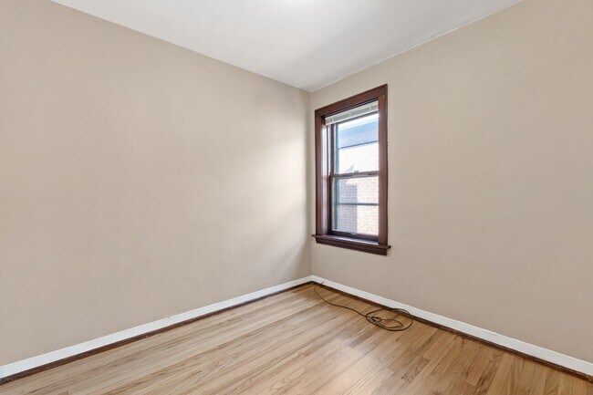 Building Photo - 5352 Itaska St