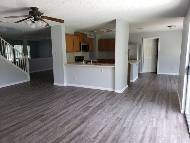 Building Photo - 425 Twin Point Creek