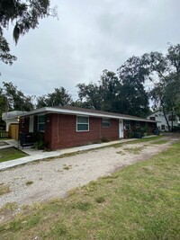 Building Photo - Silver Street Apartments- OWNER MAINTENANCE
