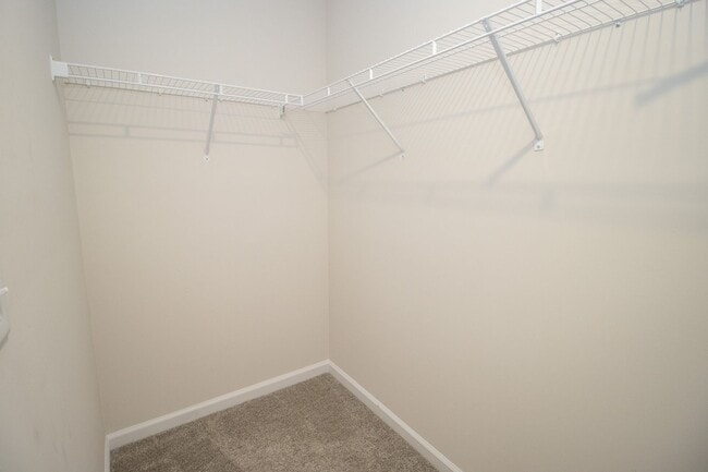 Building Photo - 410 Middlebury Ln