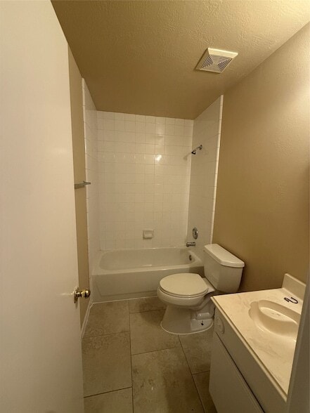 Building Photo - 19918 Rising Star Dr