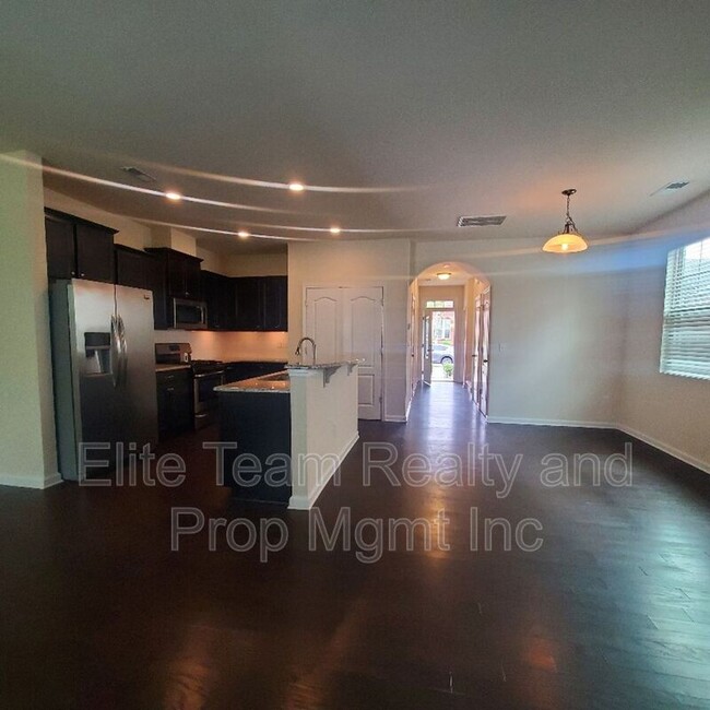 Building Photo - 4033 Black Walnut Wy