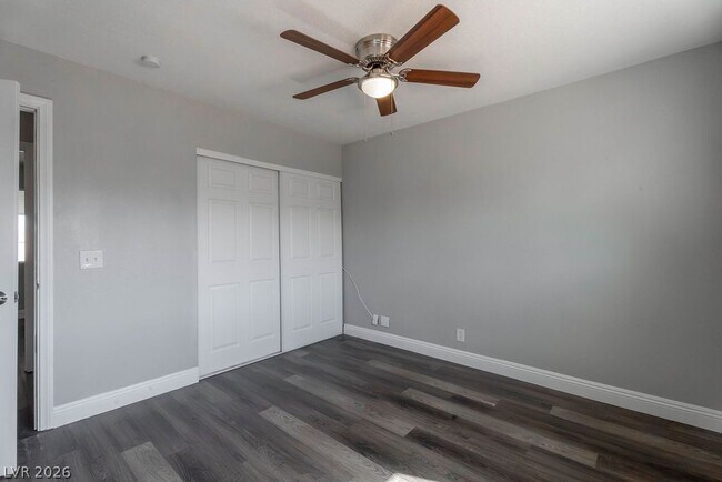 Building Photo - 1501 N Tonopah Dr