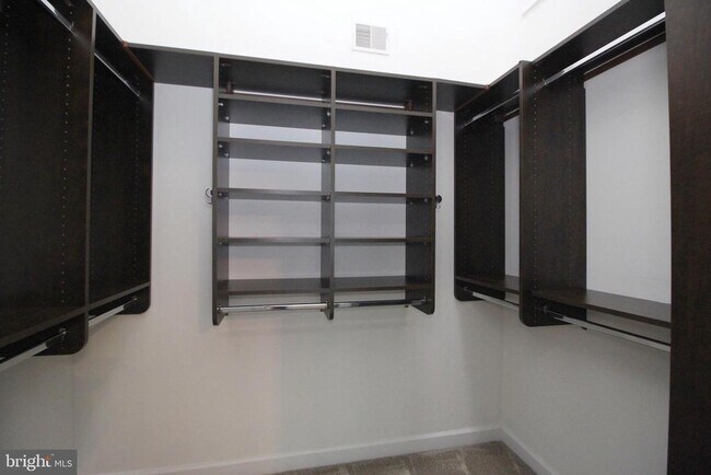 Building Photo - 3800 Elmwood Towne Way