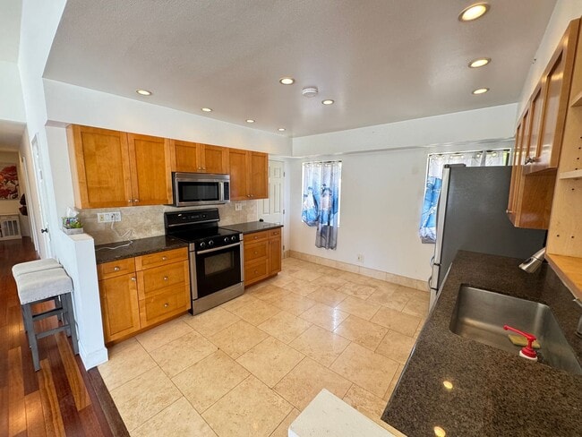 Building Photo - Single Family Home in Wahiawa