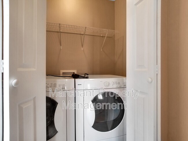 Building Photo - 522 Perry Ave