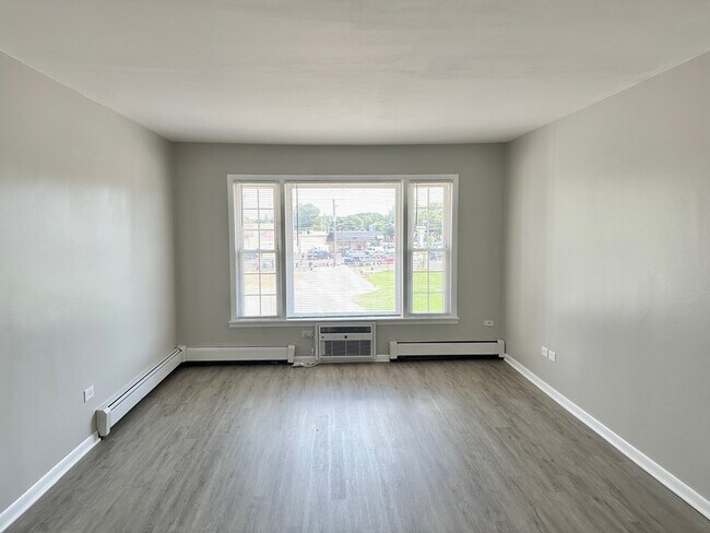 Building Photo - 3404 Maple Ave