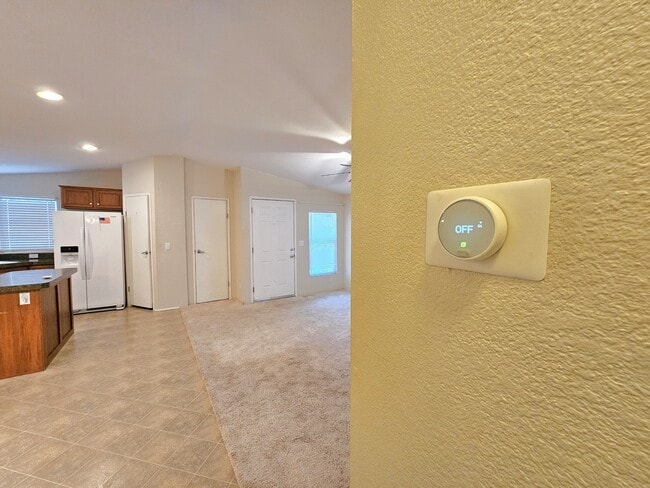 Building Photo - 651 Santa Clara Cir