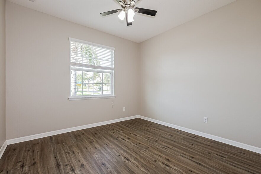 Building Photo - 402 Blakely Ct