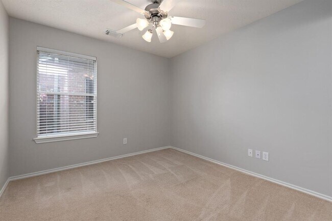 Building Photo - 26873 Armor Oaks Dr