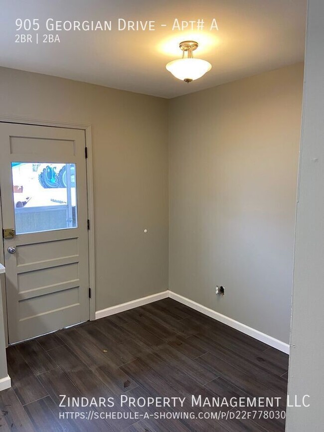 Building Photo - Newly Remodeled two bedroom 1.5 bath suite...