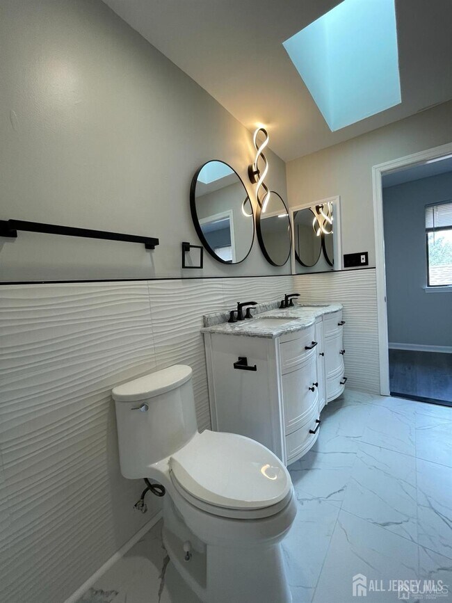 Building Photo - 42 Ashford Dr