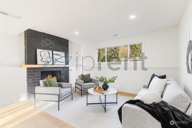 Building Photo - 302 225th St SW