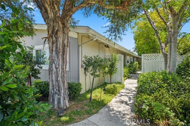 Building Photo - 1644 Tustin Ave
