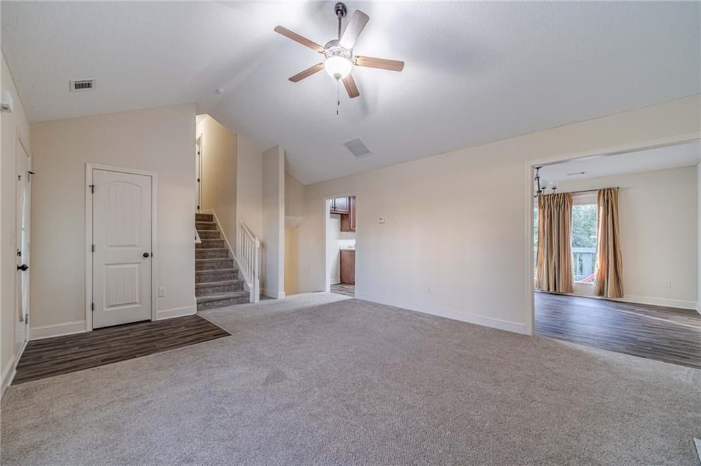 Building Photo - 583 Embassy Walk