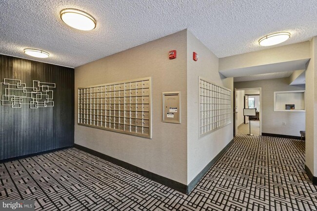 Building Photo - 200 N Pickett St