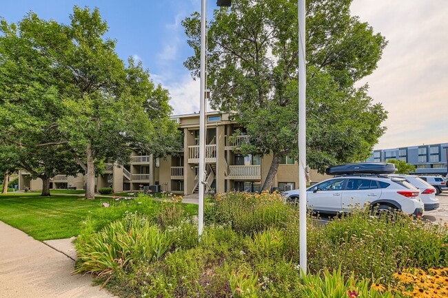 Building Photo - Peaceful 2BR Retreat Near Bobolink Trail