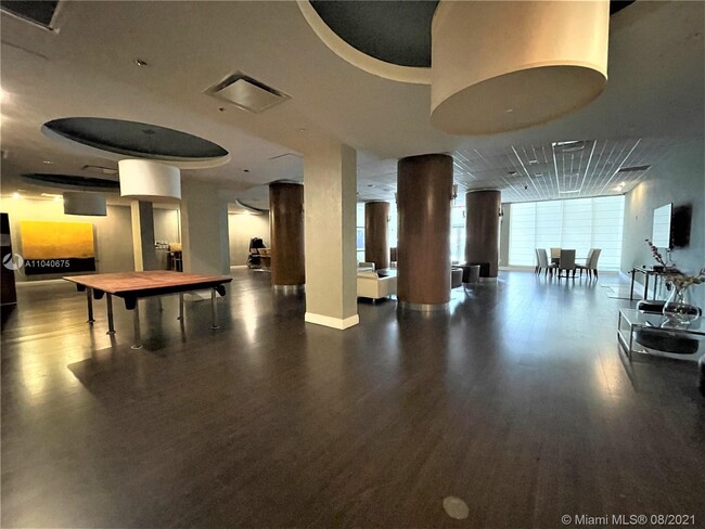 Building Photo - 3001 S Ocean Dr