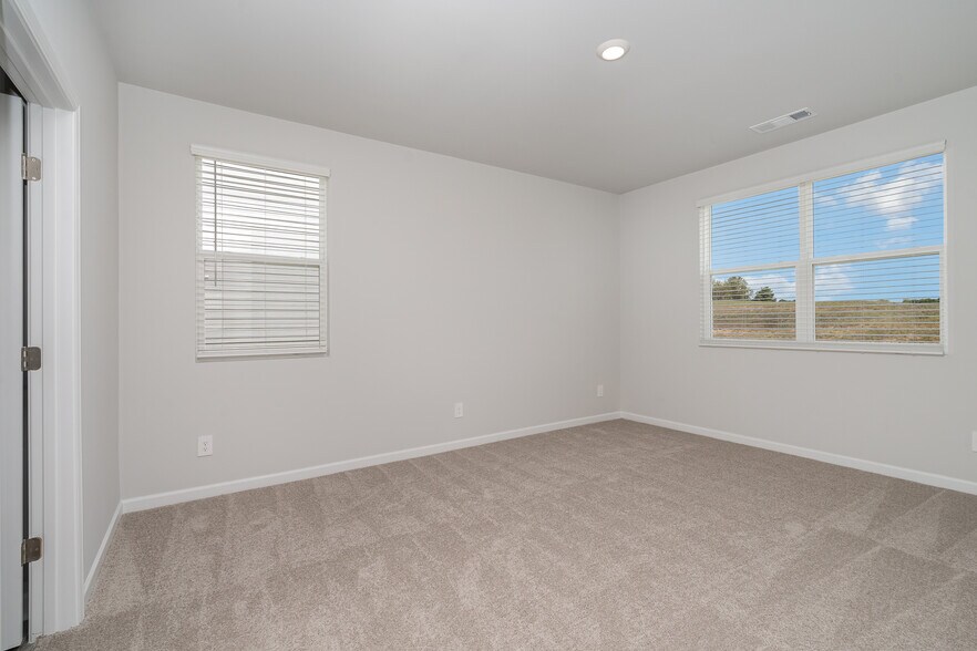 Building Photo - 7271 Golden Way