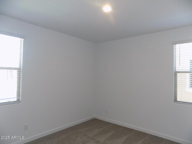 Building Photo - 1159 E Sabino Dr
