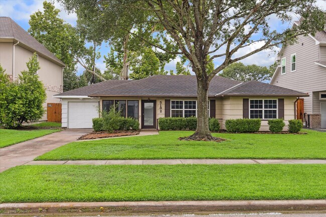 Primary Photo - 5132 Mimosa Dr