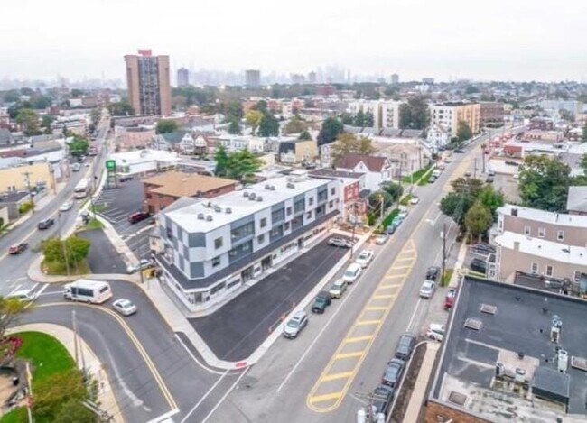 Building Photo - 44 Bergen Blvd