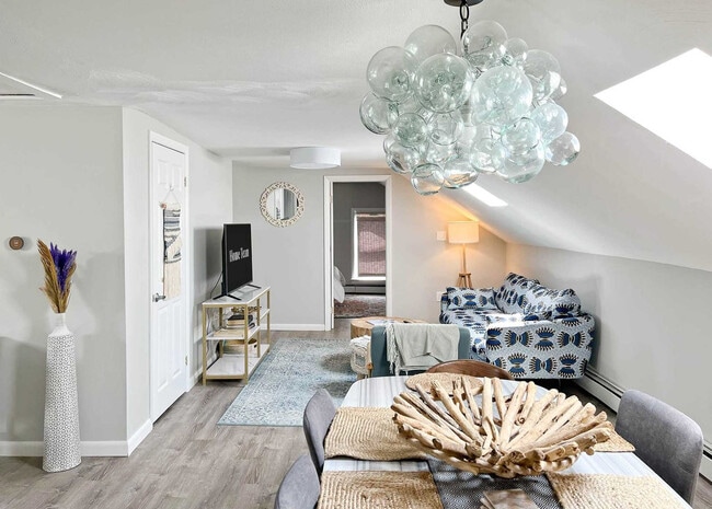 Building Photo - 136 Main St