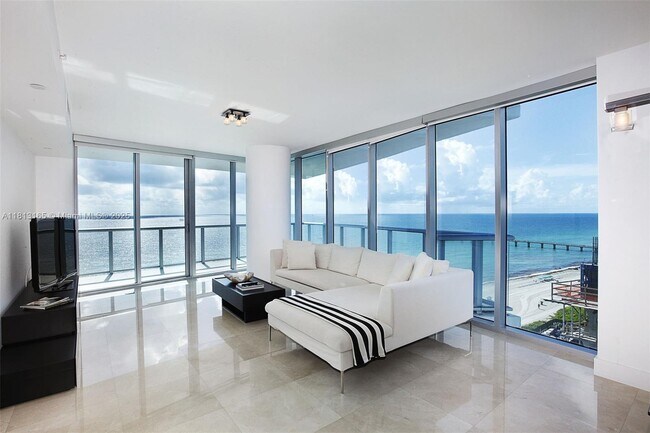 Building Photo - 17001 Collins Ave