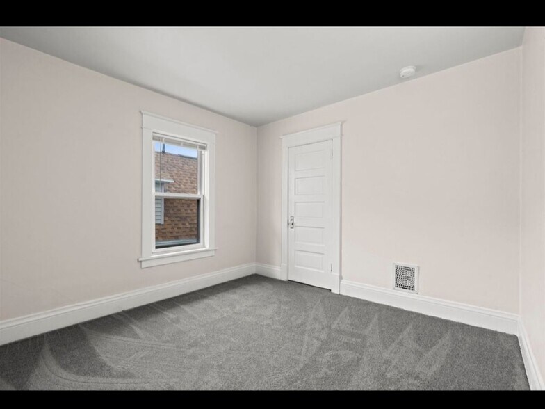 Building Photo - 93 Harrison Pl