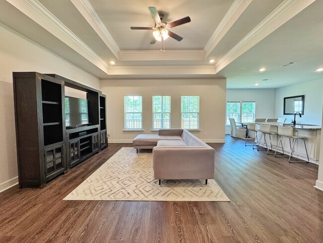 Building Photo - 3017 Dowington Dr