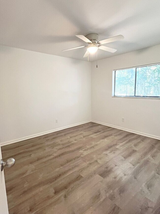 Building Photo - 2 bed/2 bath Windsor Crossing Condo