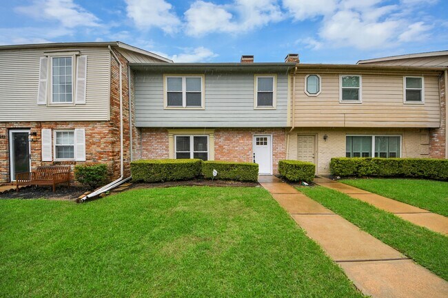 Building Photo - 14647 Perthshire Rd