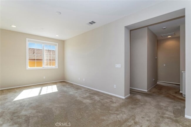 Building Photo - 28629 Farrier Dr