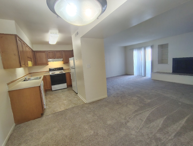 Building Photo - 600 Reusens Rd